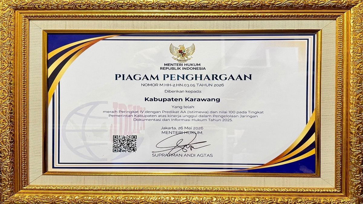 Piagam Penghargaan JDIHN Award Kemenkum RI, Peringkat 4 Nasional dengan Predikat AA (Istimewa) kategori Pemerintah Kabupaten.
