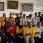 Ranny Fadh Arafiq foto bersama unsur pimpinan Partai Golkar Kota Bekasi